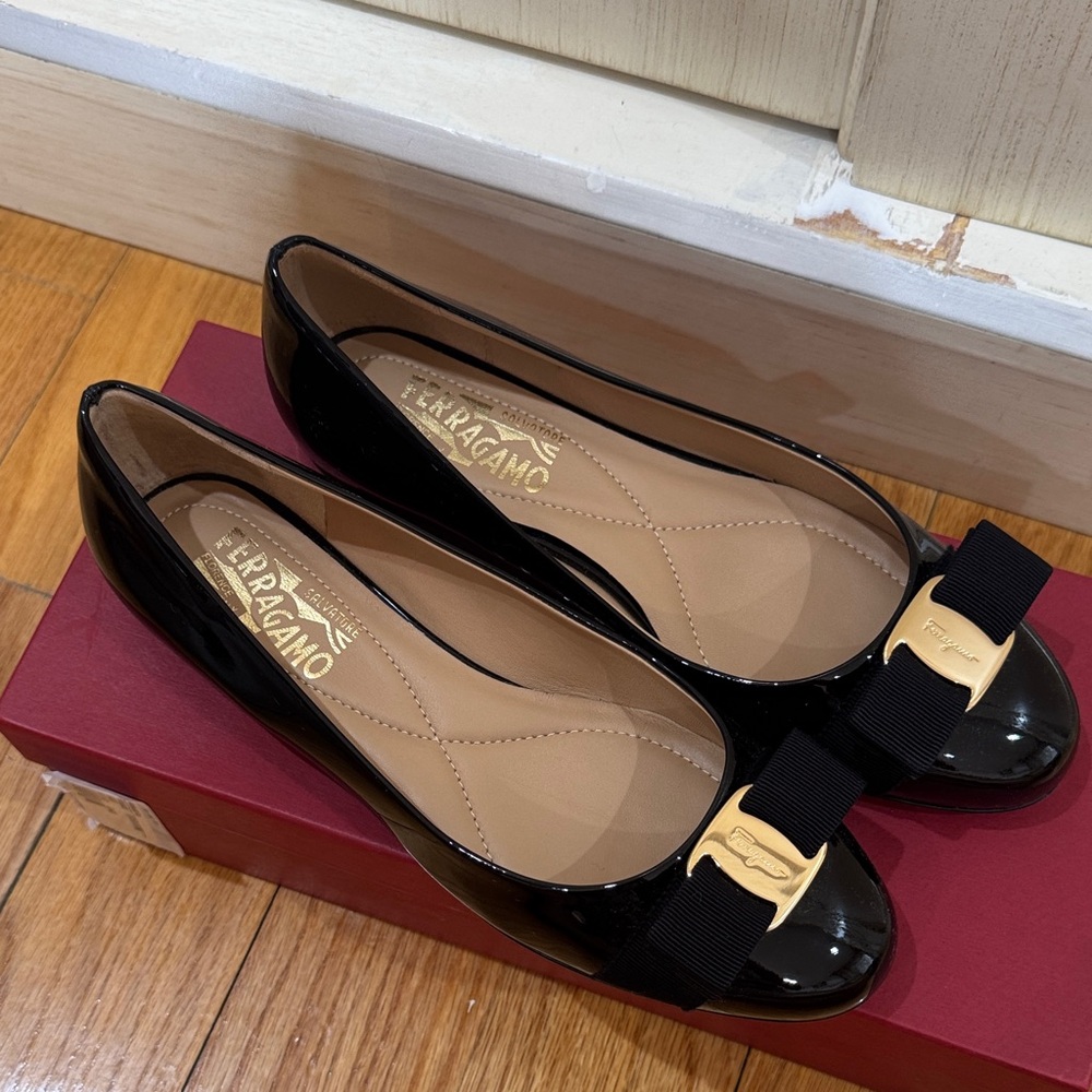 Salvatore Ferragamo Black Patent Leather Ballerina Flats with Bow